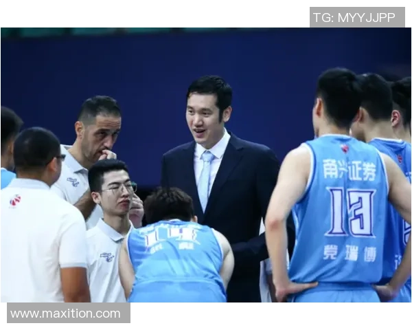 南京篮球队以70分领跑世锦赛积分榜展现强大实力与竞争优势